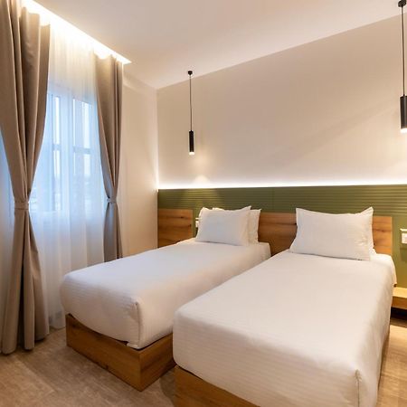 Star Hill Hotel Pristina Esterno foto