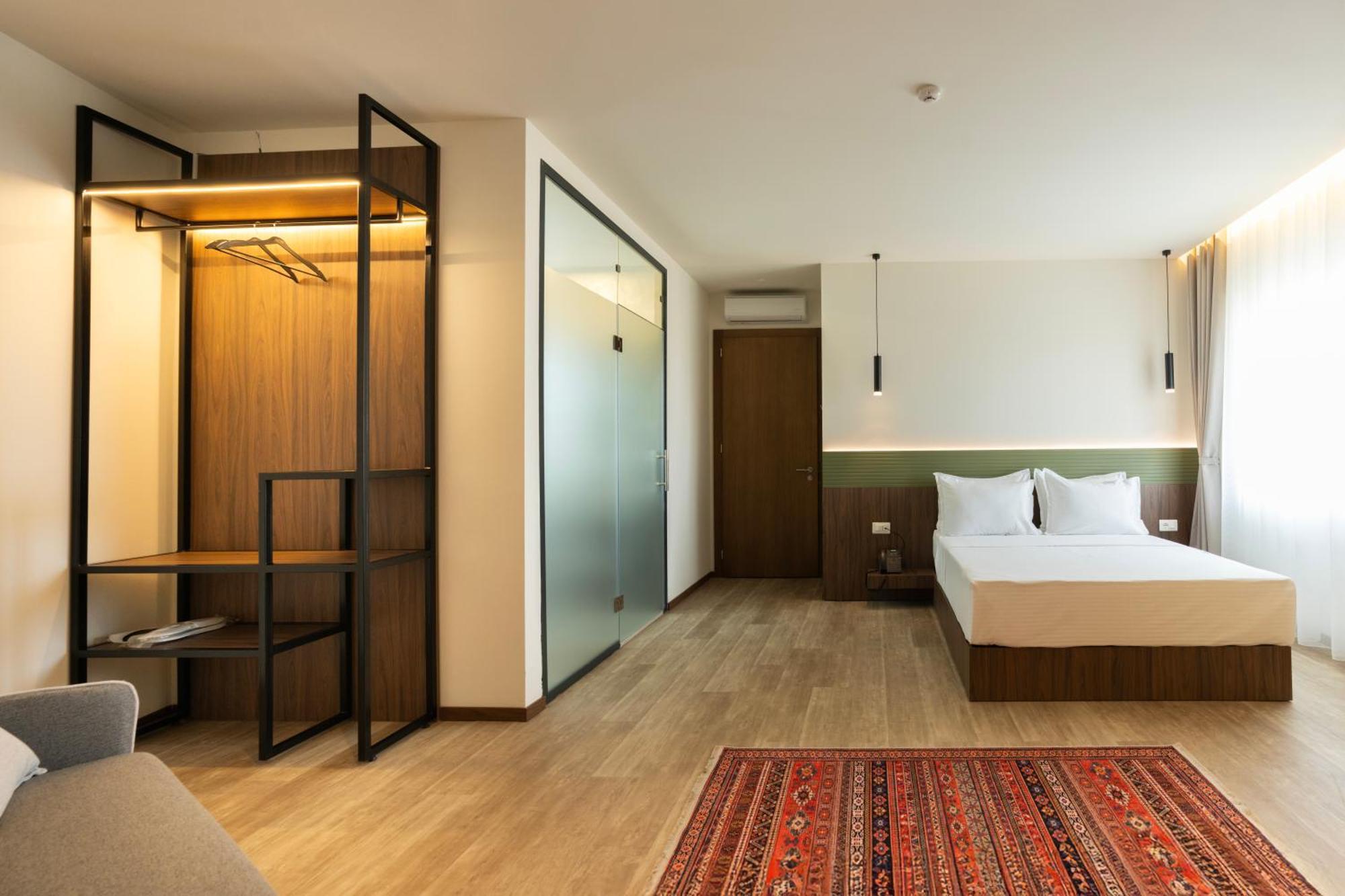 Star Hill Hotel Pristina Esterno foto