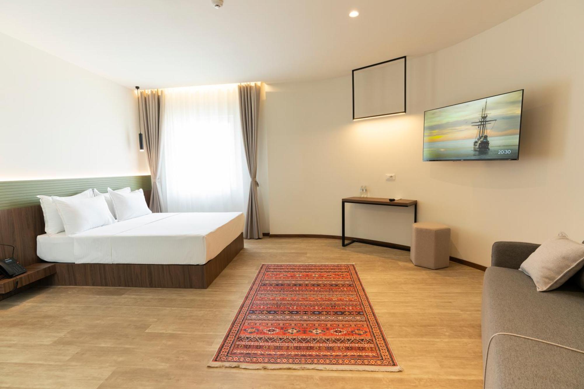 Star Hill Hotel Pristina Esterno foto
