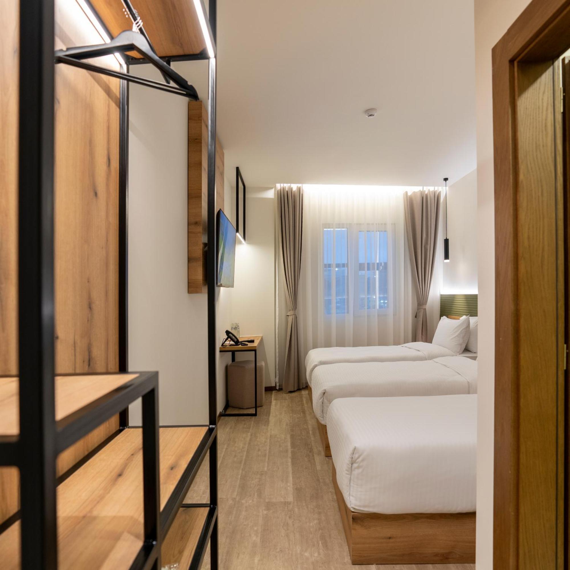 Star Hill Hotel Pristina Esterno foto