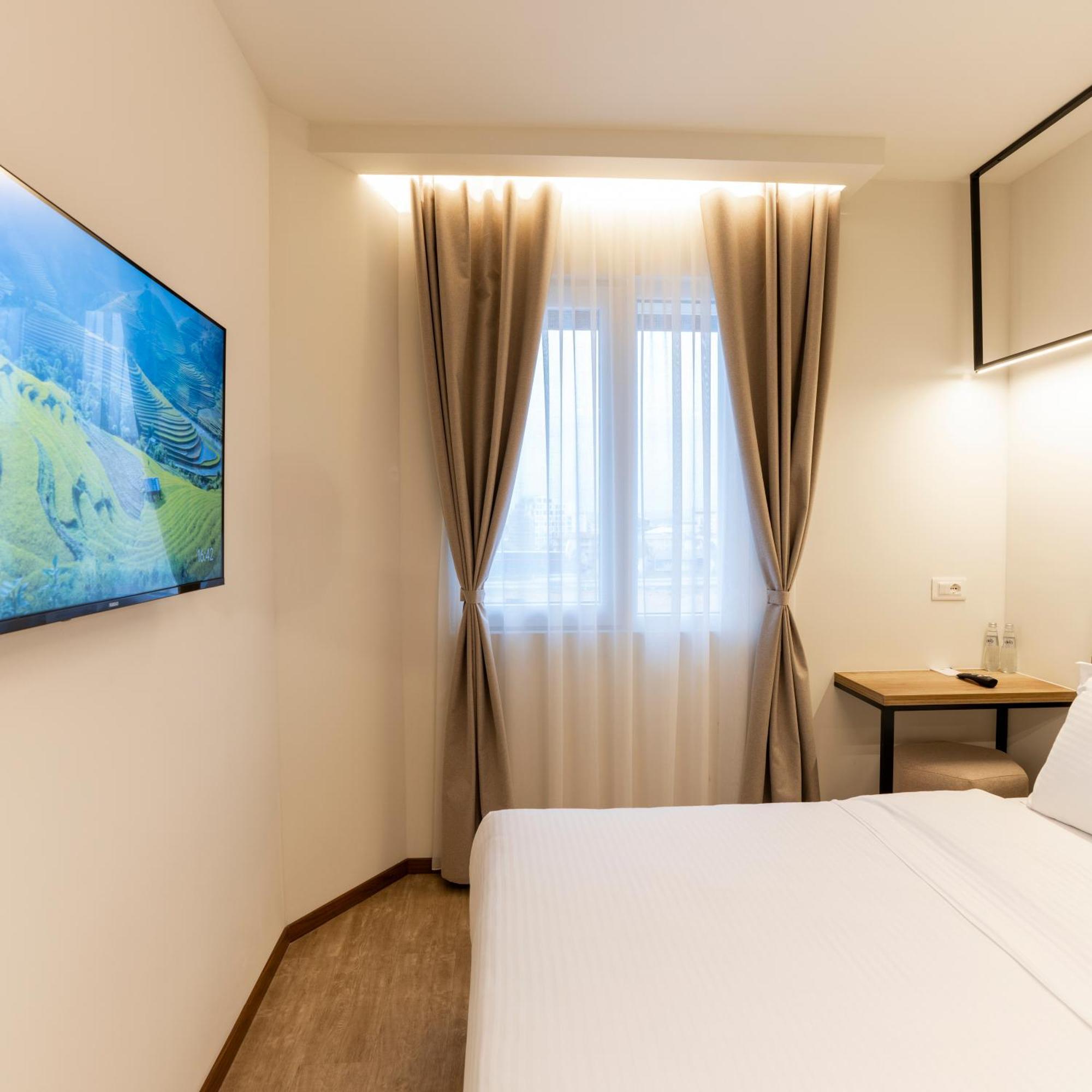 Star Hill Hotel Pristina Esterno foto