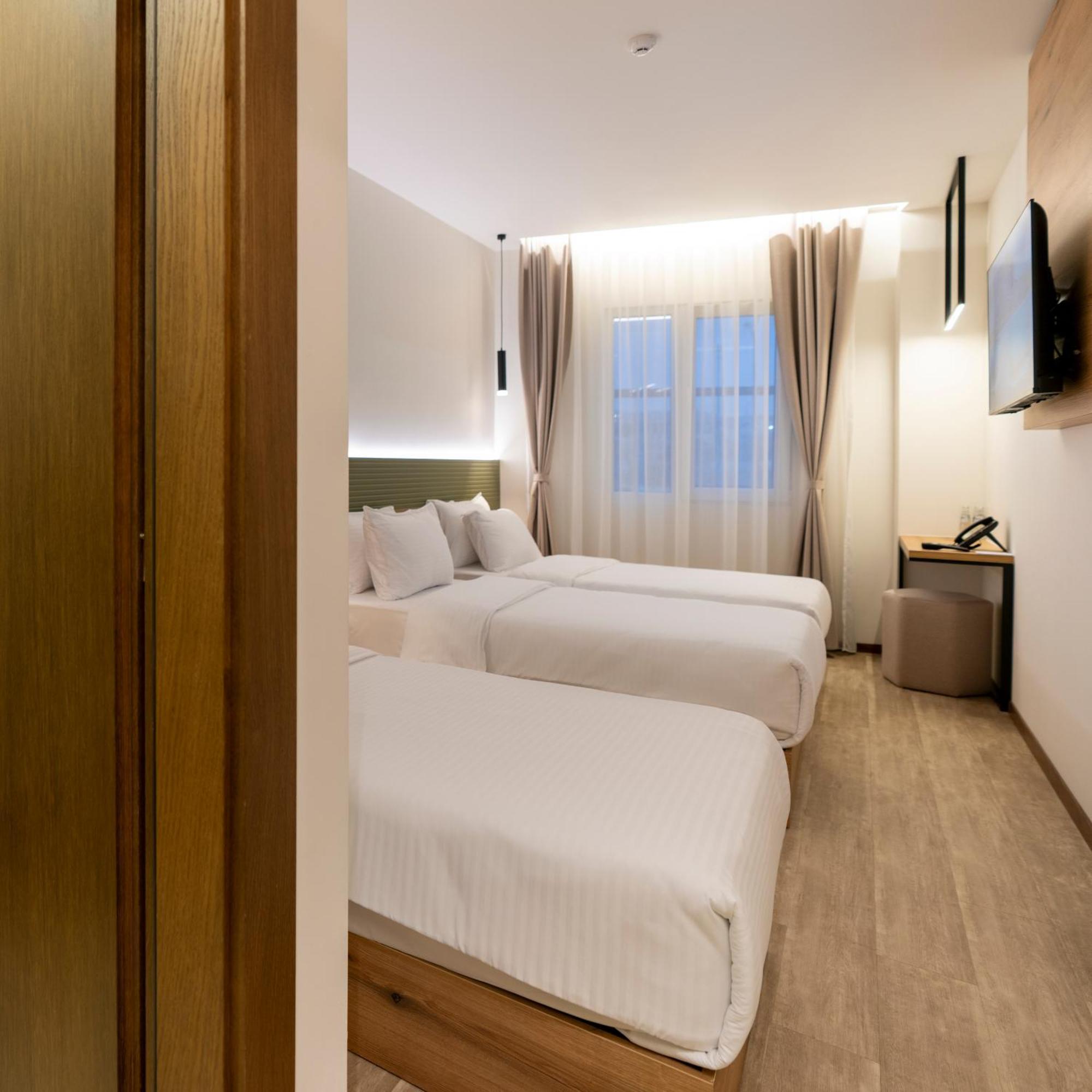 Star Hill Hotel Pristina Esterno foto