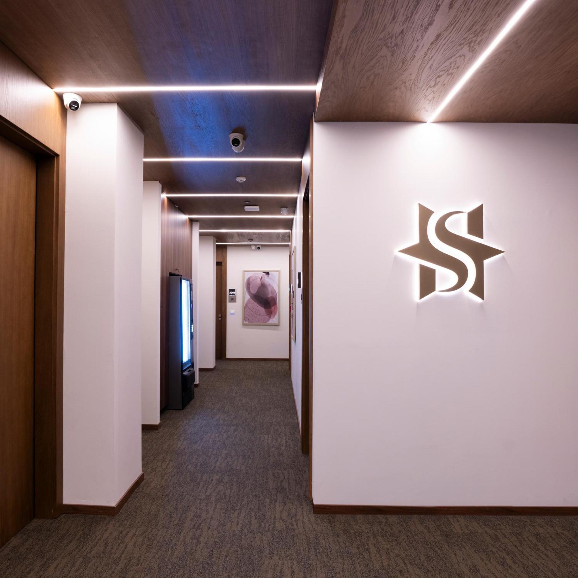 Star Hill Hotel Pristina Esterno foto